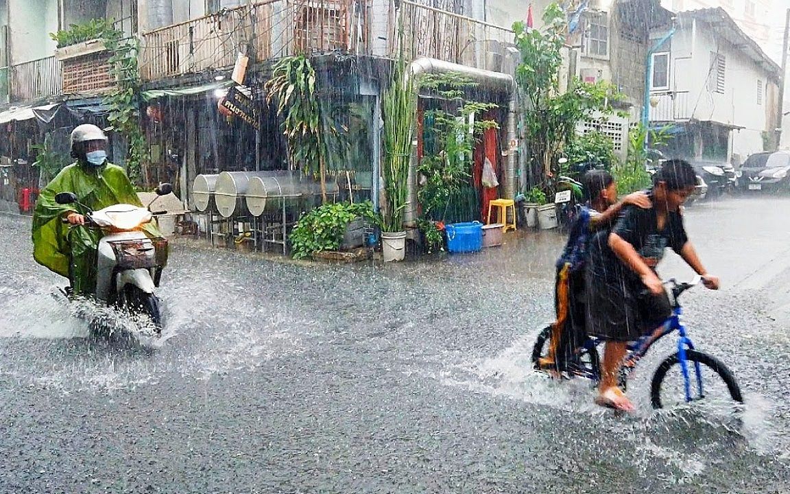 [图]【4K雨雪】泰国曼谷暴雨中漫步 2021年10月