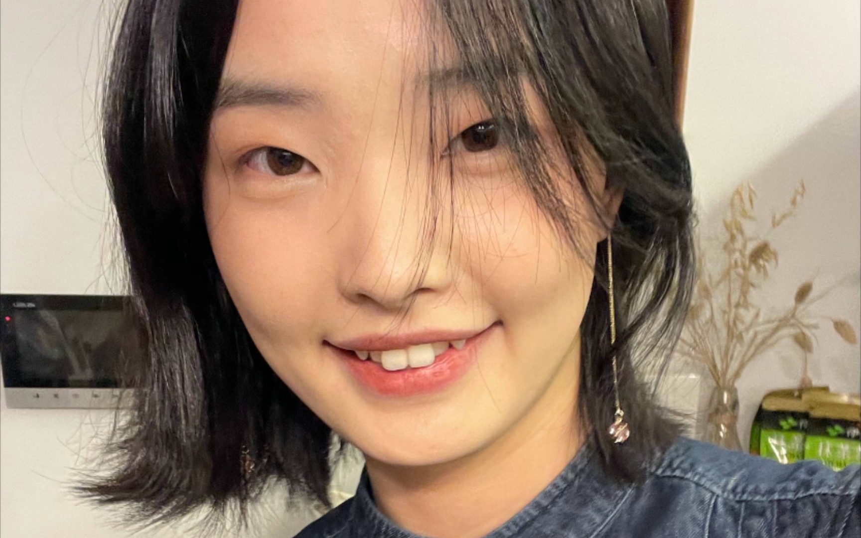 【23美少女安利79阿蛋黄靖】神似金高银 兔牙单眼皮新疆小姐姐模特