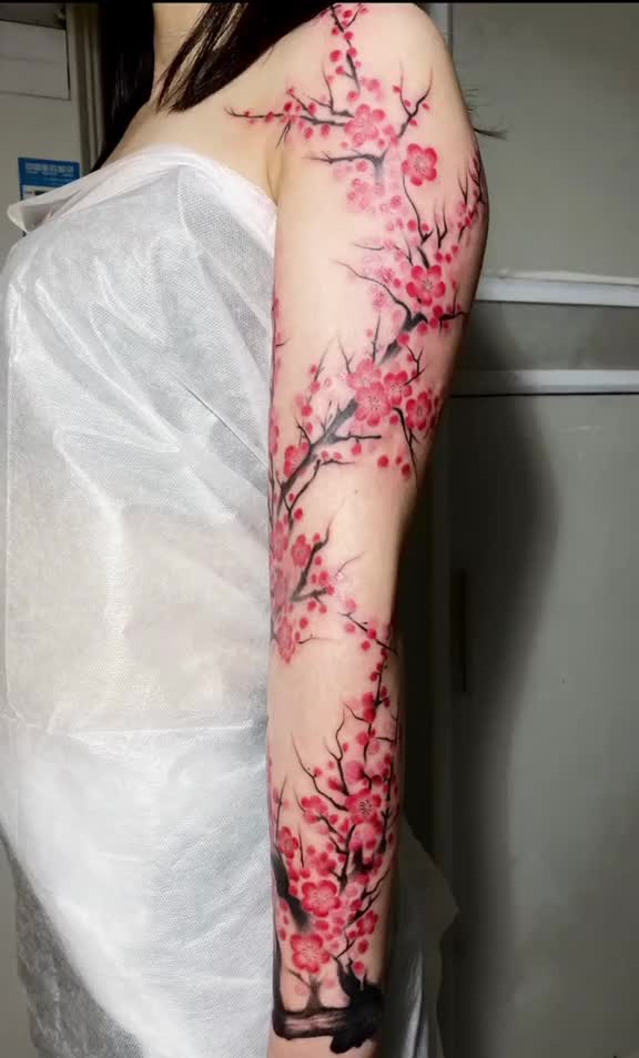 花臂 梅花纹身 女生花臂 纹身 女生纹身 纹身图案 纹身女孩 花臂小助
