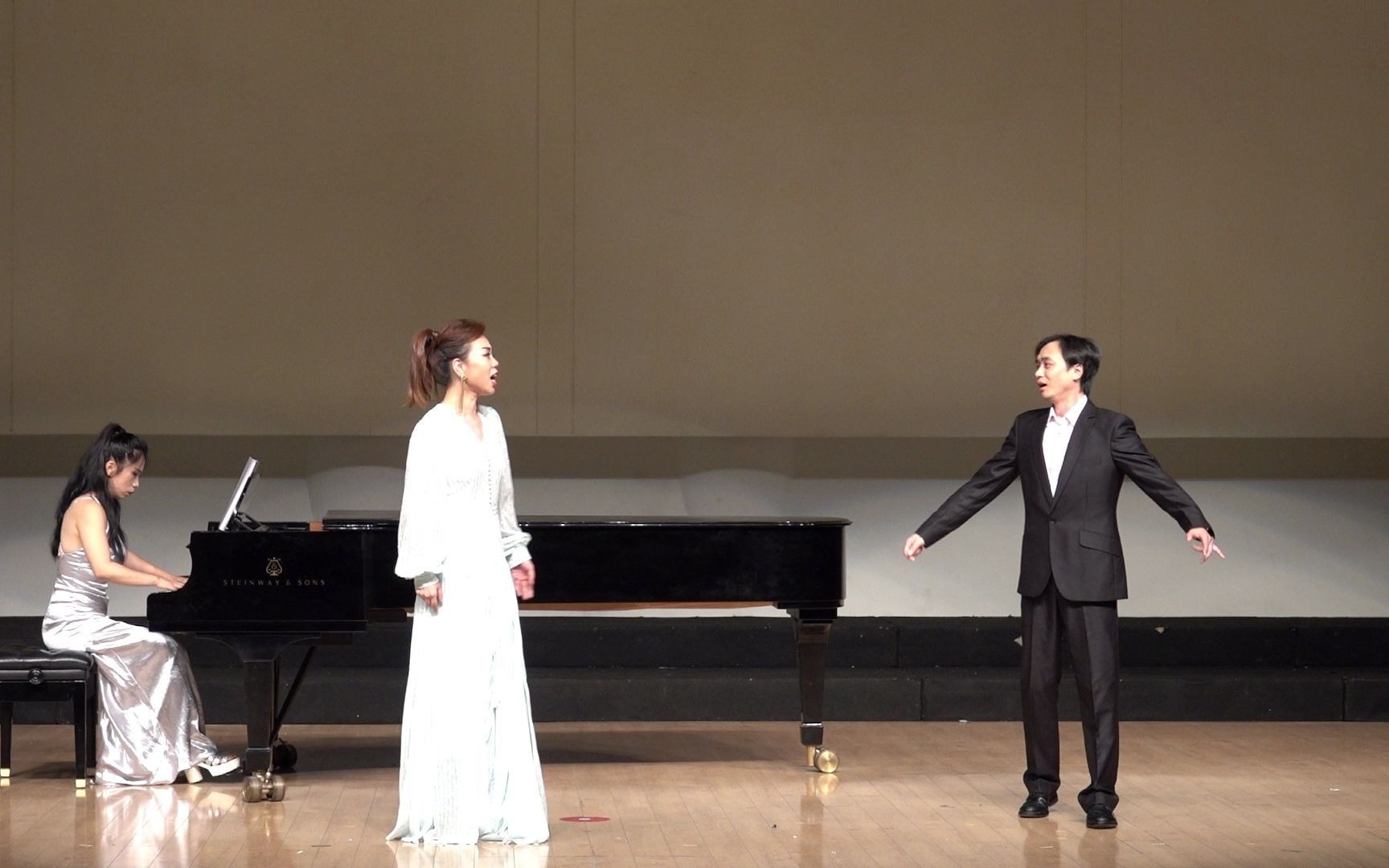 男女声二重唱《和祖国在一起》 陈涛/词 王备/曲 安 娜,周 芸/唱 伴奏