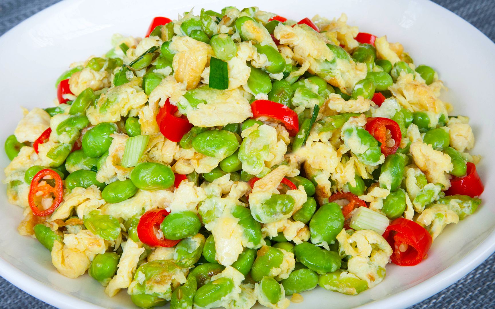 上海家常菜"毛豆炒蛋",做法简单,酥嫩入味解馋,太美味了