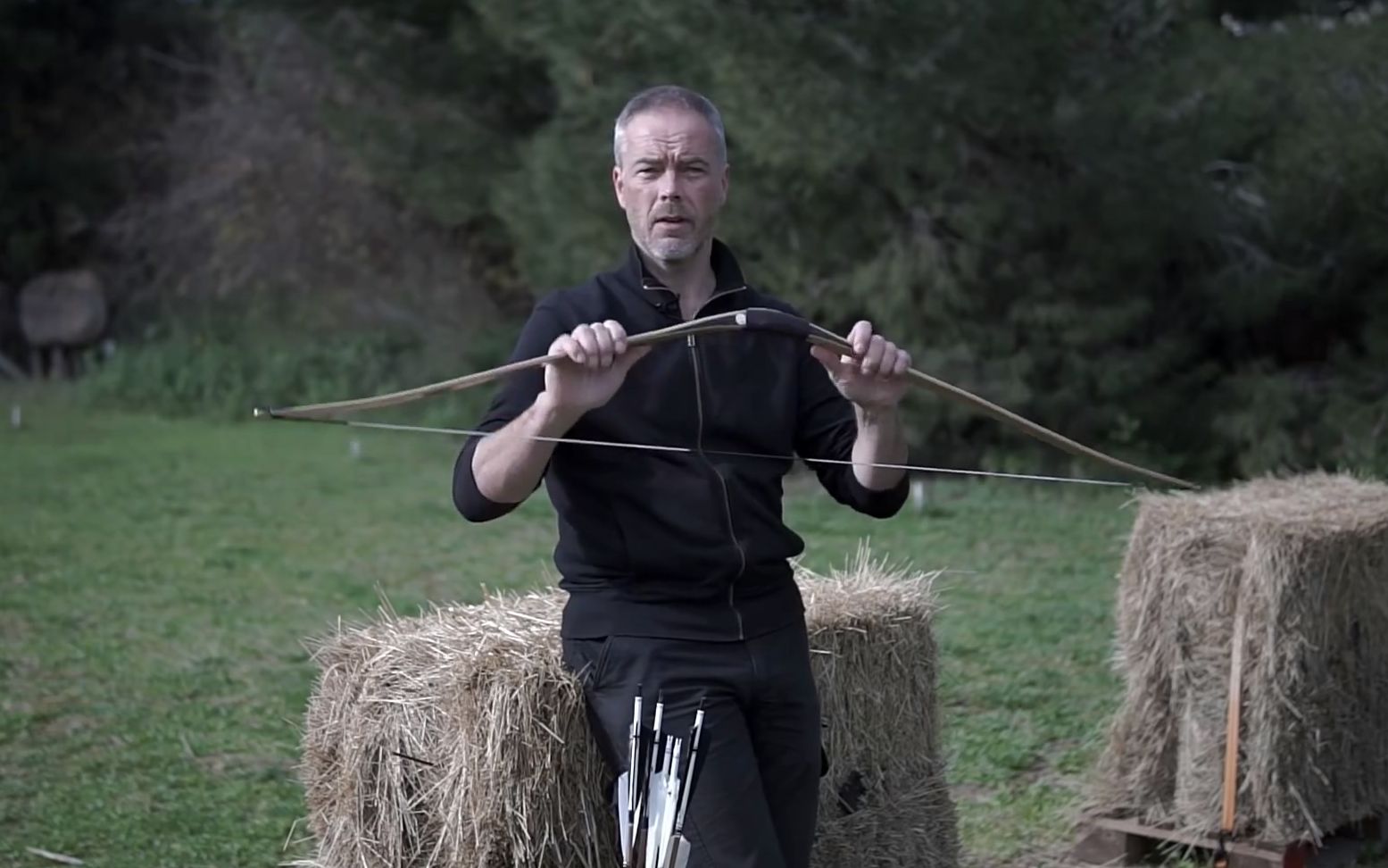 [图]【弓圈-传统弓】《Triangular laminated Bow“KaDieShi”by AFArchery》——马耳他大叔试阿飞的“卡迭石”三角弓