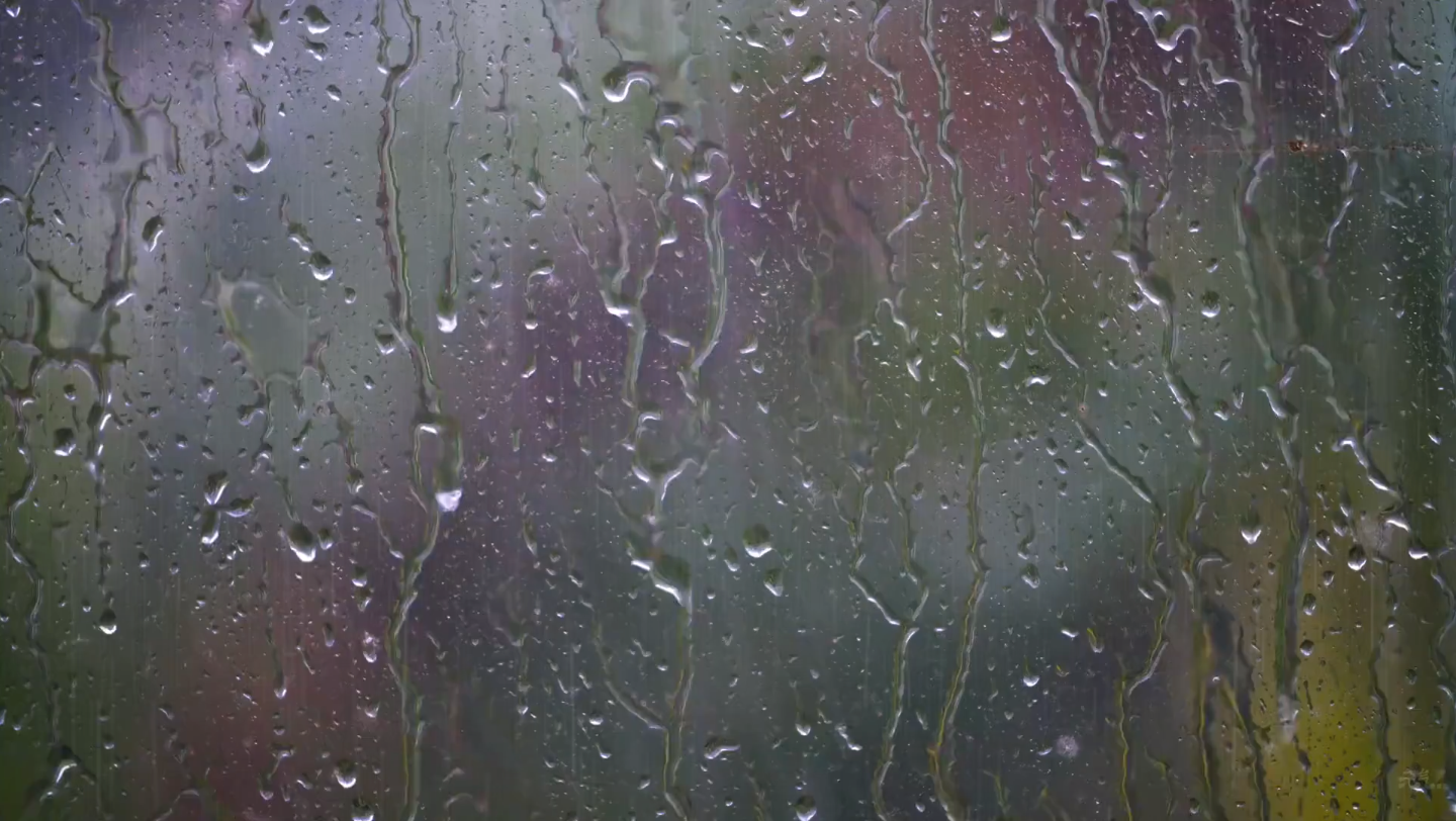 [图][白噪音]车窗外下着雷雨，雨淅淅沥沥打着车窗助眠