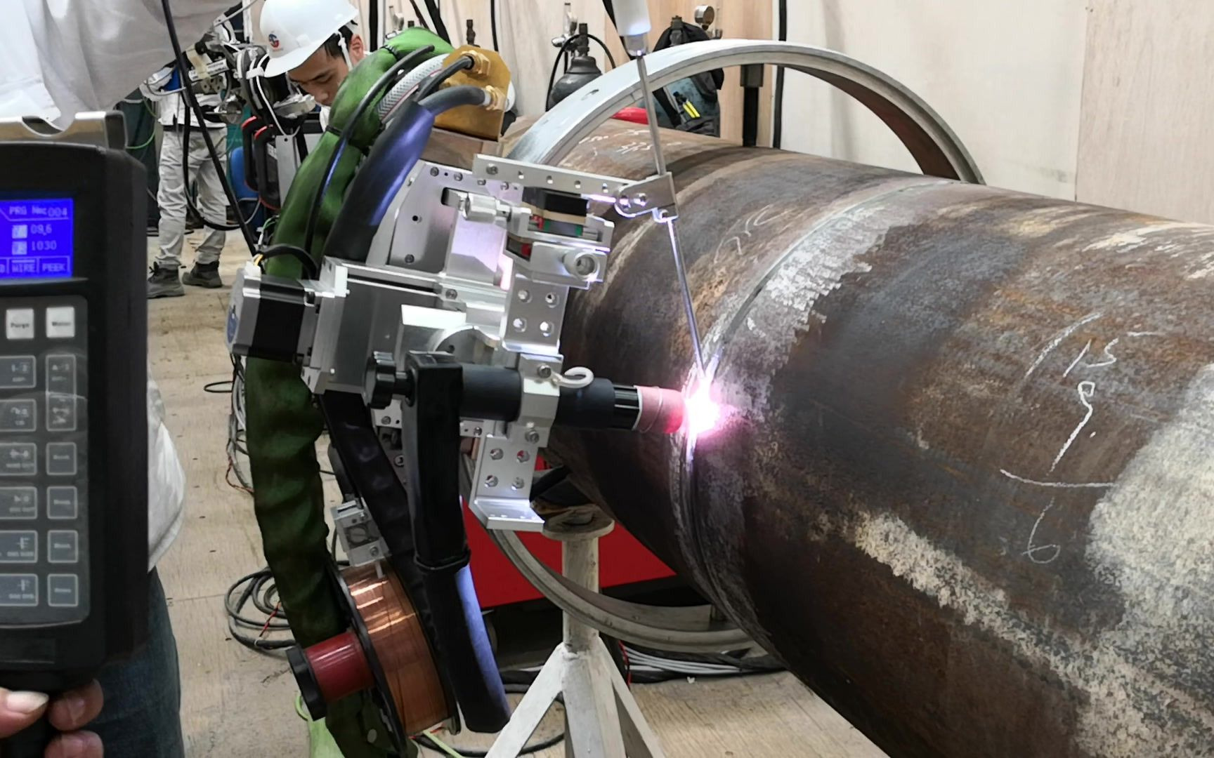 全位置tig爬行小车焊接-石化管道打底