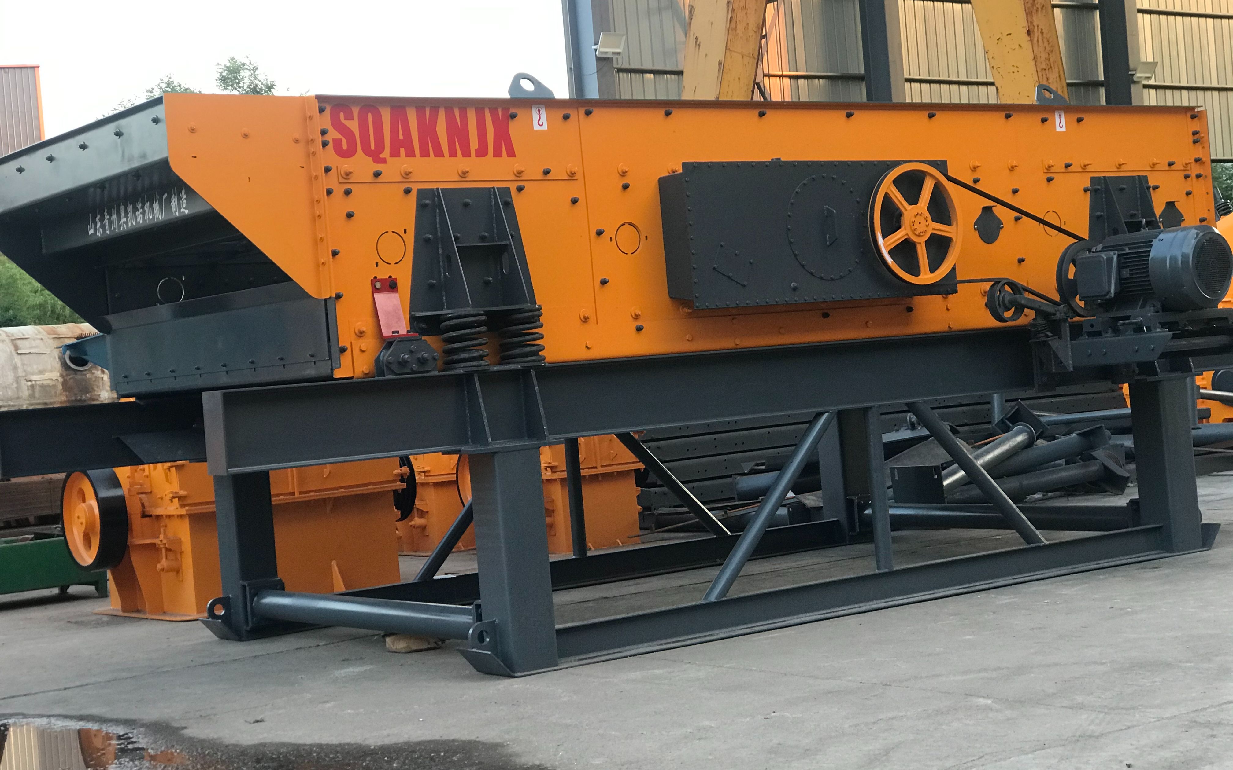 石料筛分-三轴椭圆水平筛-二层振动筛生产现场