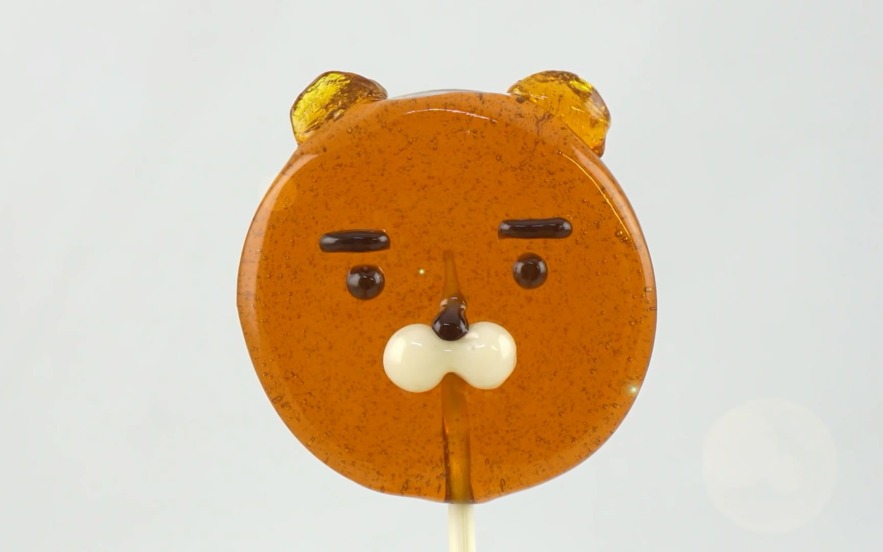 用糖制作ryan狮子棒棒糖(没有鬃毛的狮子)= =