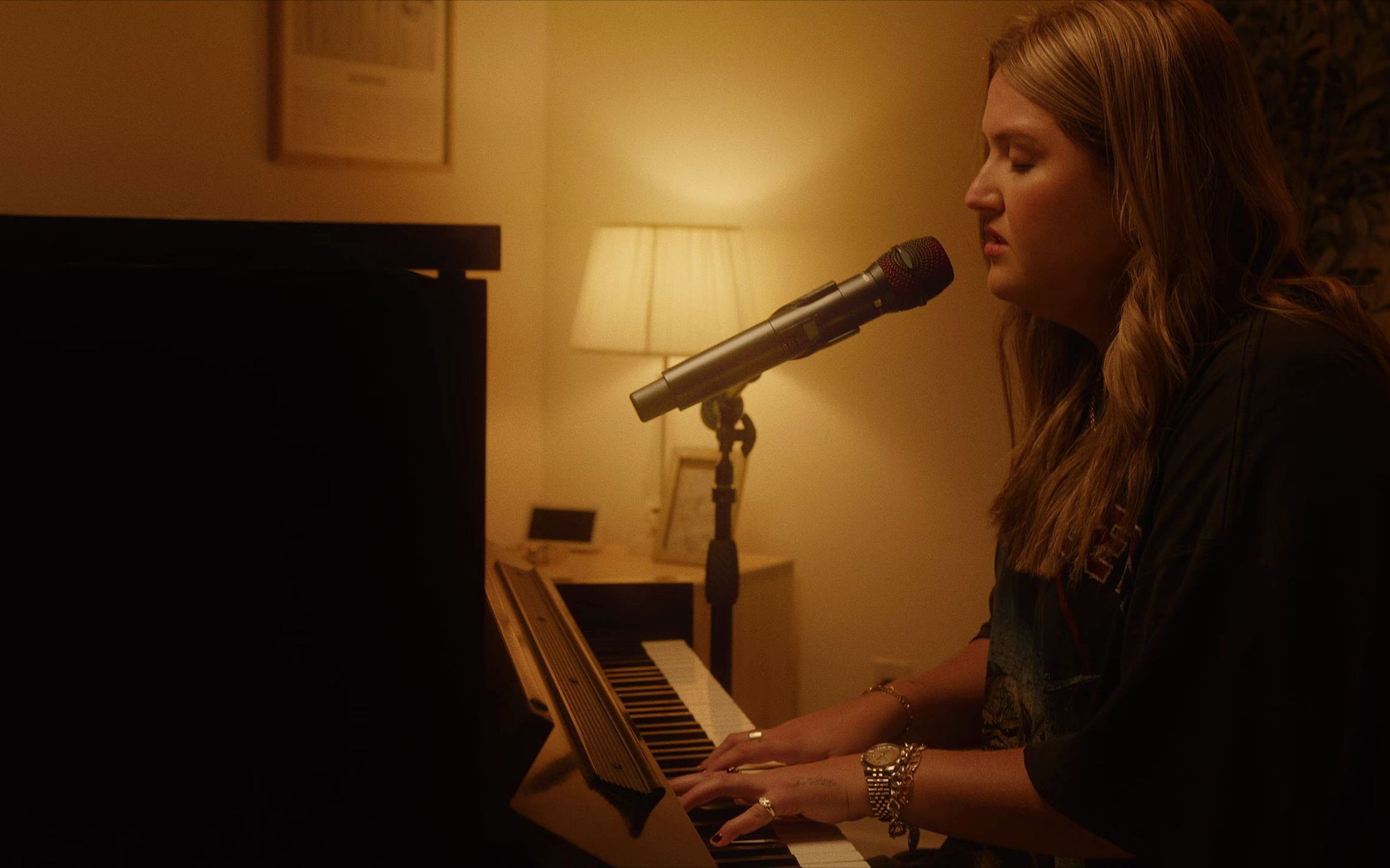 chelsea cutler - red flags (live from my bedroom)