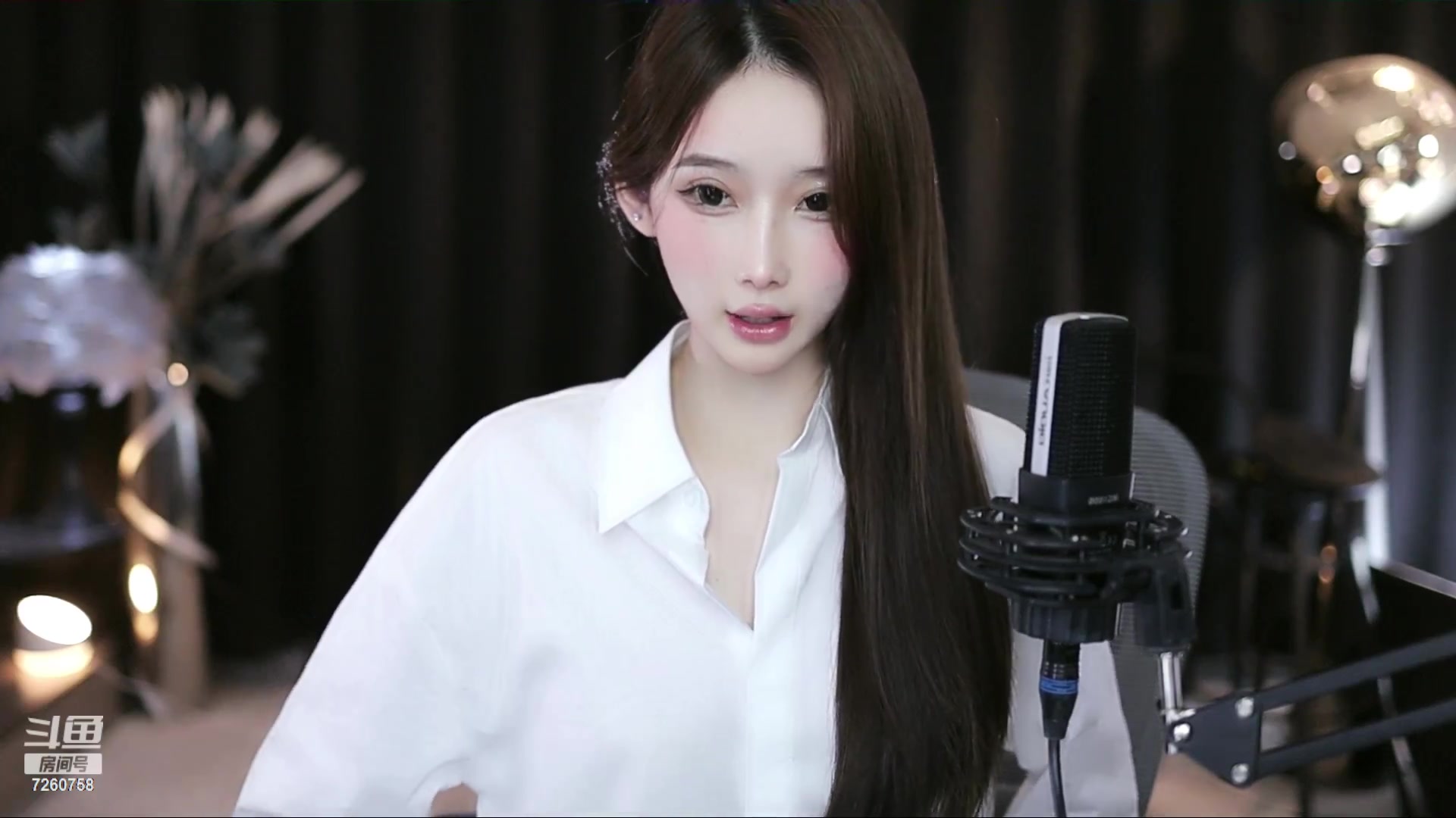 [斗鱼]ella亦亦 2023-11-21 19点直播录像