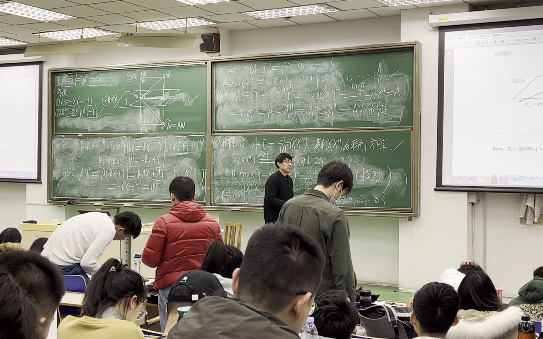 北航赵迪矩阵理论课程20211214晚最后一节课后的围绕老师的盛装