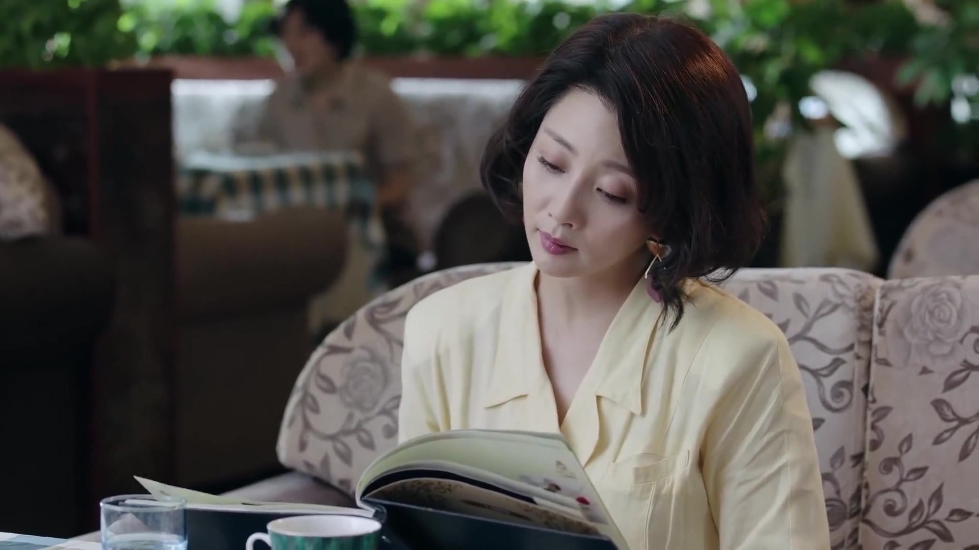 【殷桃】你迟到的许多年 18 cut- 片段 莫莉发现沐剑锋头部受伤,表示