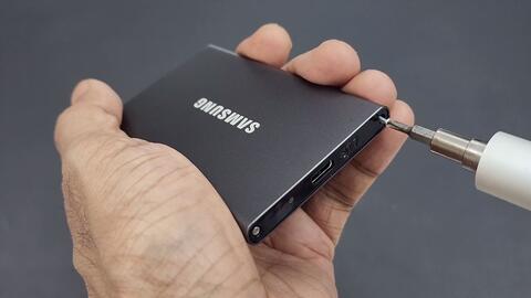 三星便携固态硬盘T7 Shield 拆解——Samsung Portable SSD T7 Shield