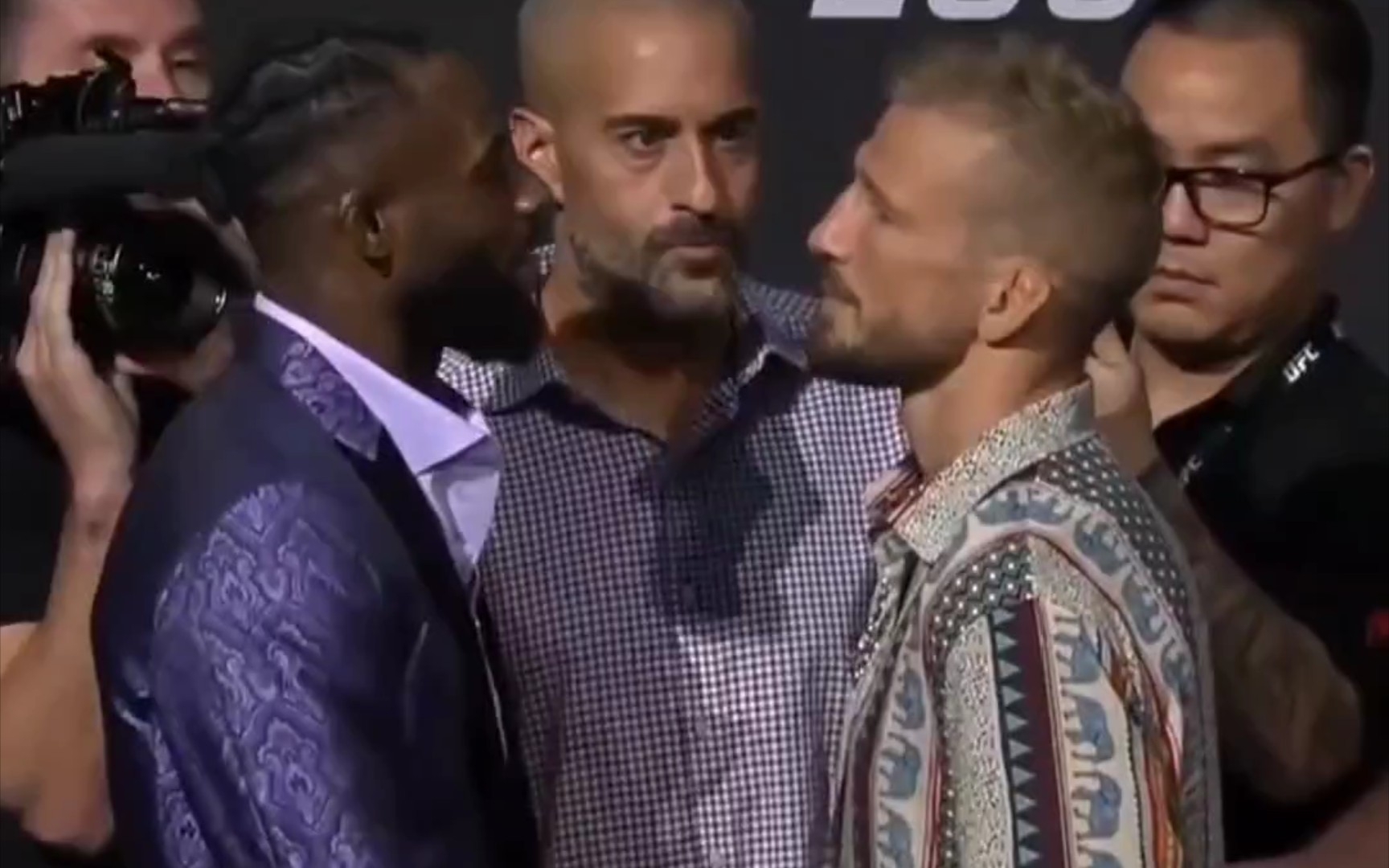 ufc280发布会对视"毒蛇"tj迪拉肖vs"影帝"斯特林