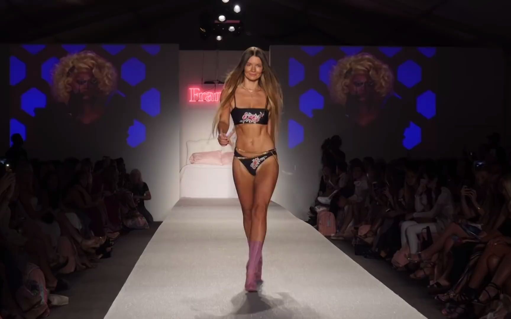 [图]Miami Swim Runway Report- FrankiesBikinis 2018 Collection