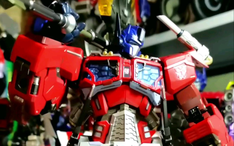 mc肌肉熊擎天柱