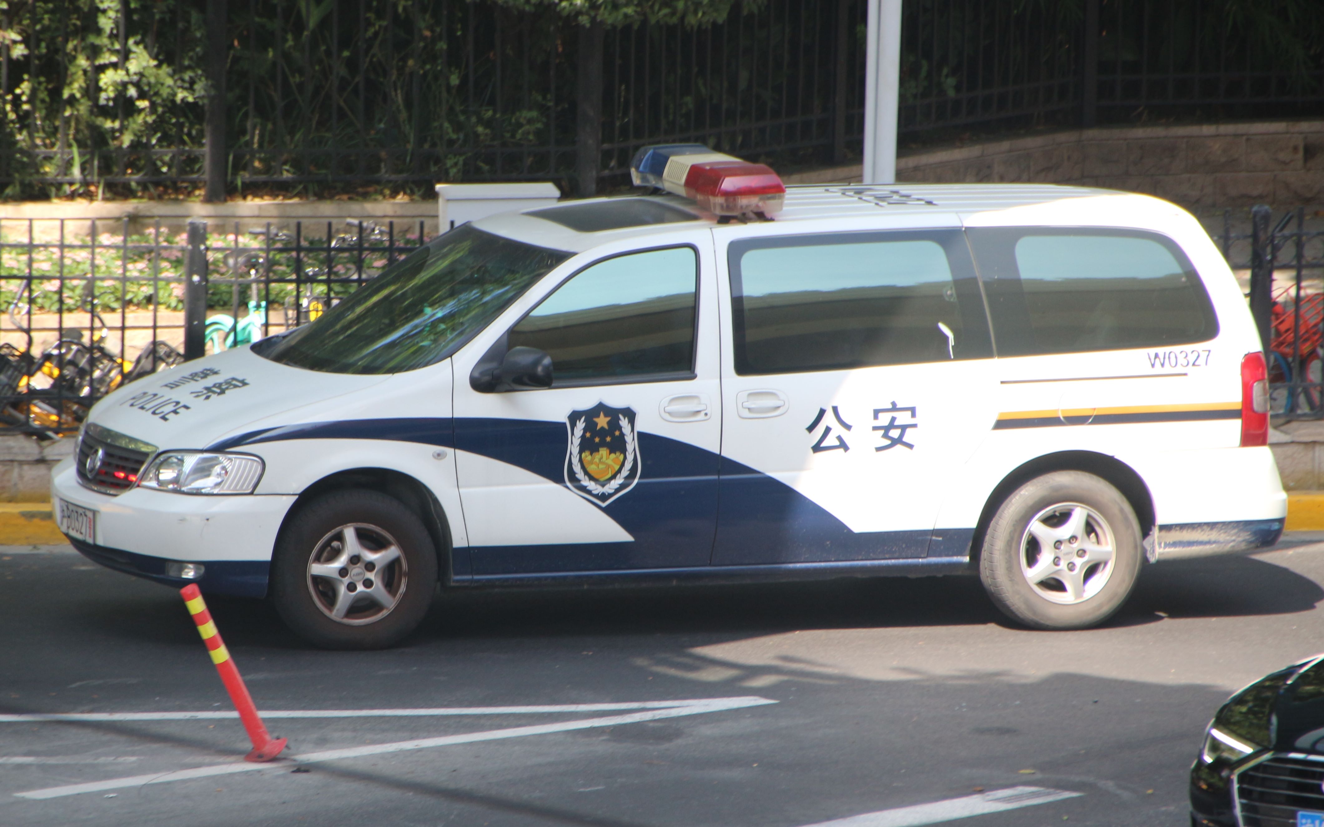 上海萨博班警车图片