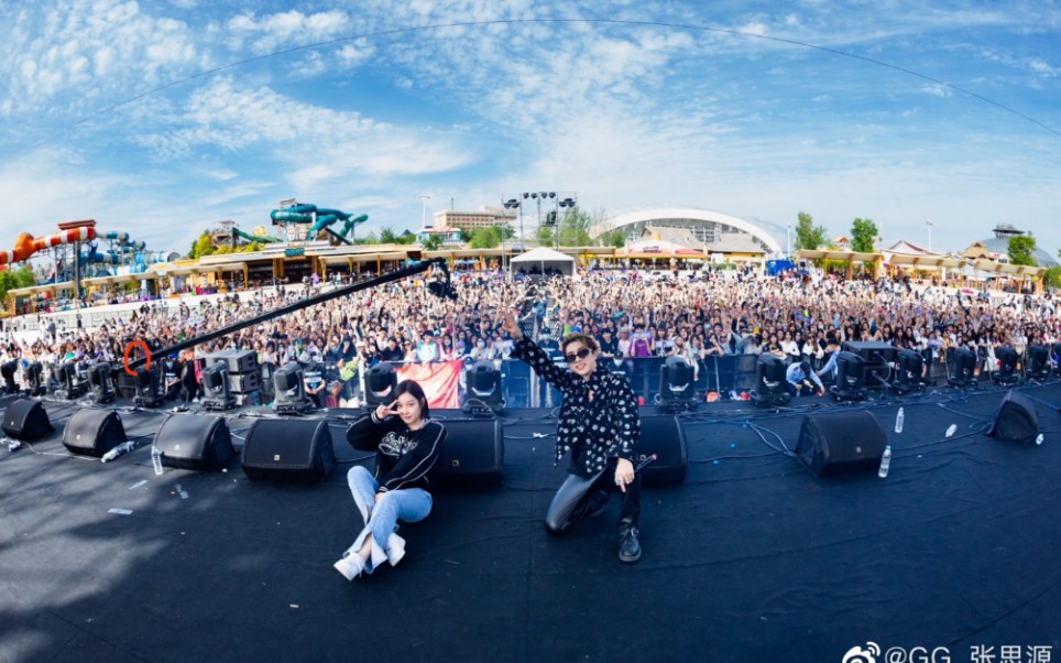 天津麦浪音乐节g.g张思源演唱歌曲