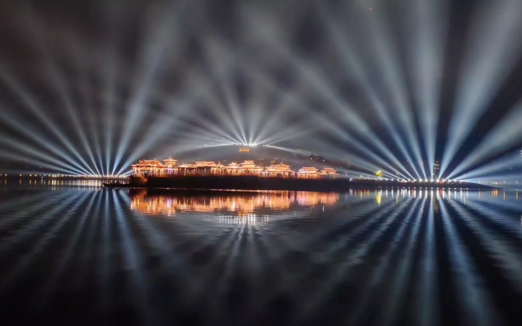 潮州广济桥灯光秀