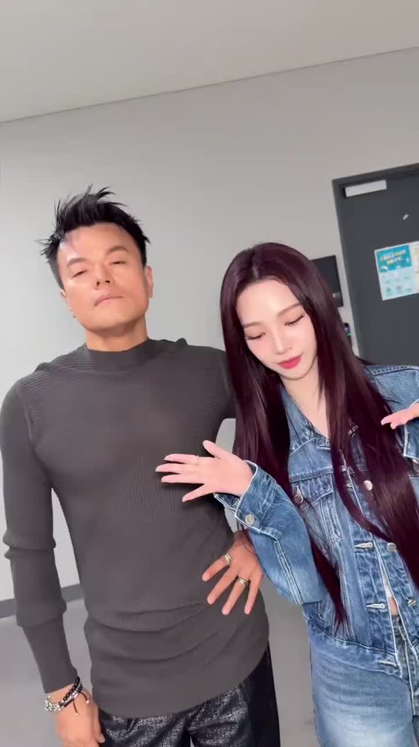 aespa柳智敏 jyp朴振英《whiplash》挑战challenge
