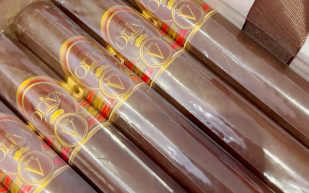 古巴雪茄猪猡2号,腓骨雪茄奥利瓦双公牛开箱视频