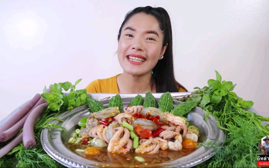 沃伊——辛辣八爪鱼,香脆的蔬菜