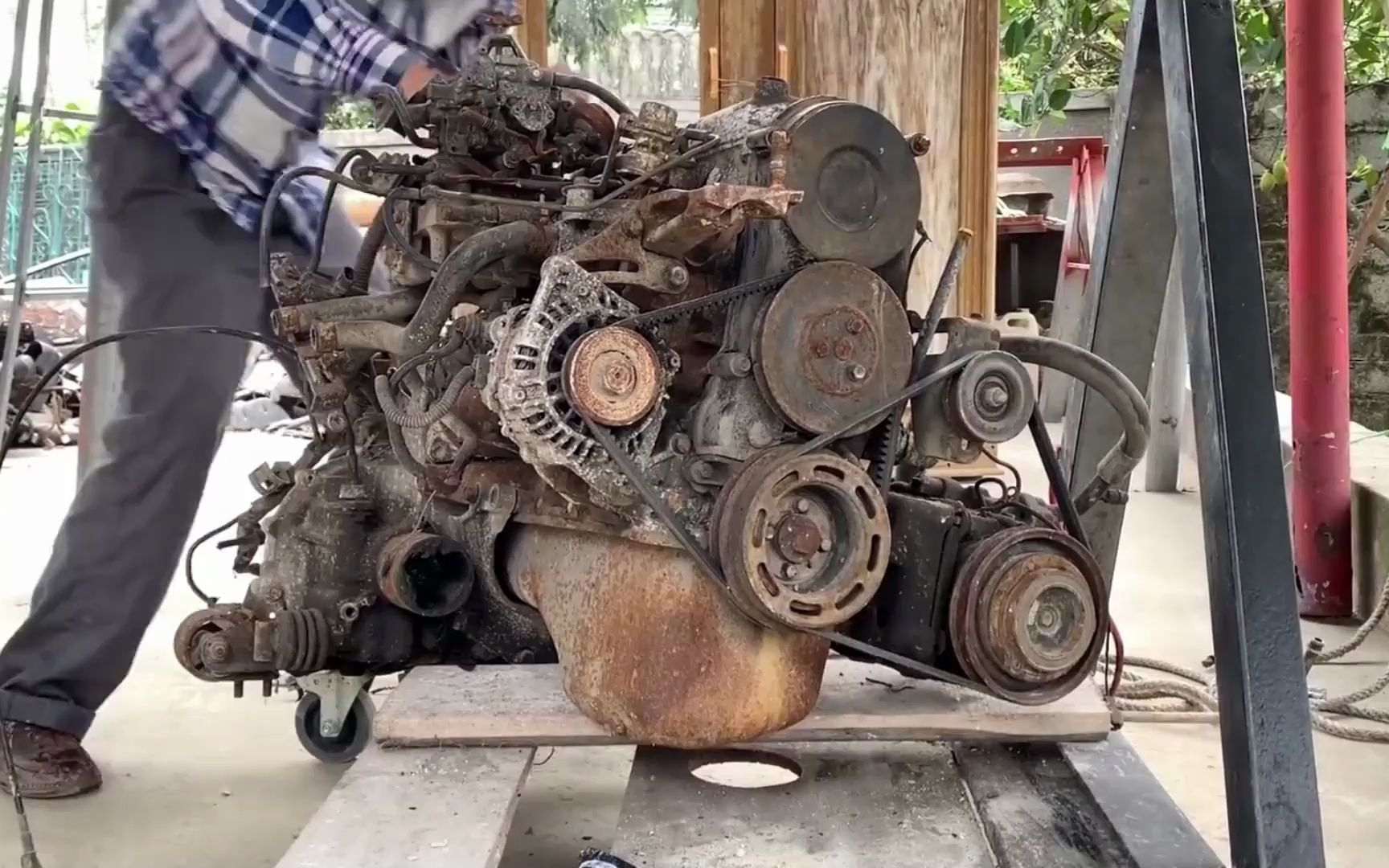 五百买宝马报废发动机,老板还笑我人傻钱多,结果看我拆卸后懵了