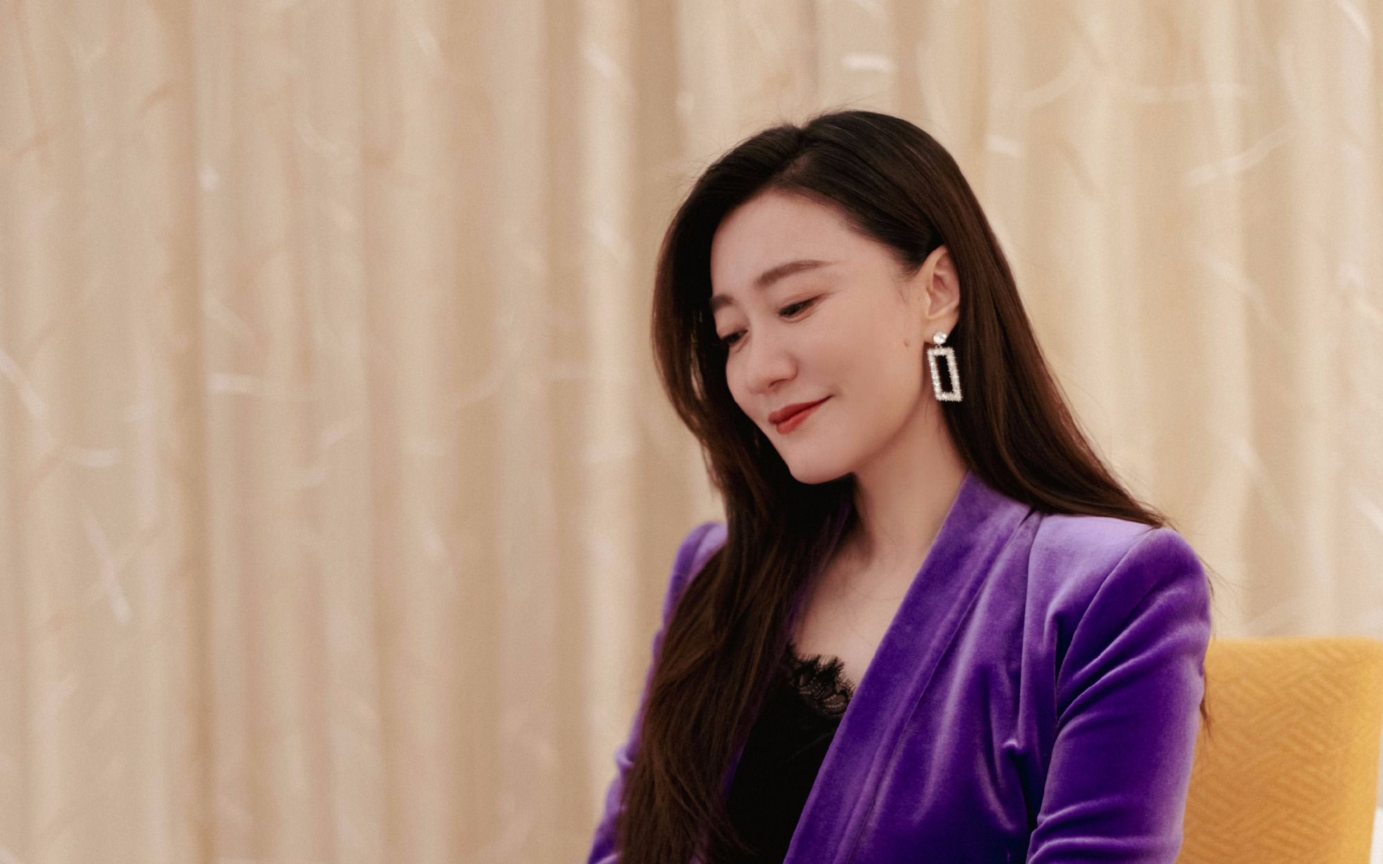 谭晶参加中国红歌会接受本网视频采访