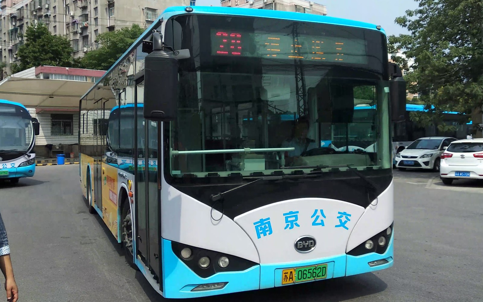 [南京江南公交]江南公交28路(长途东站→集庆门大街·湖西街)全程pov