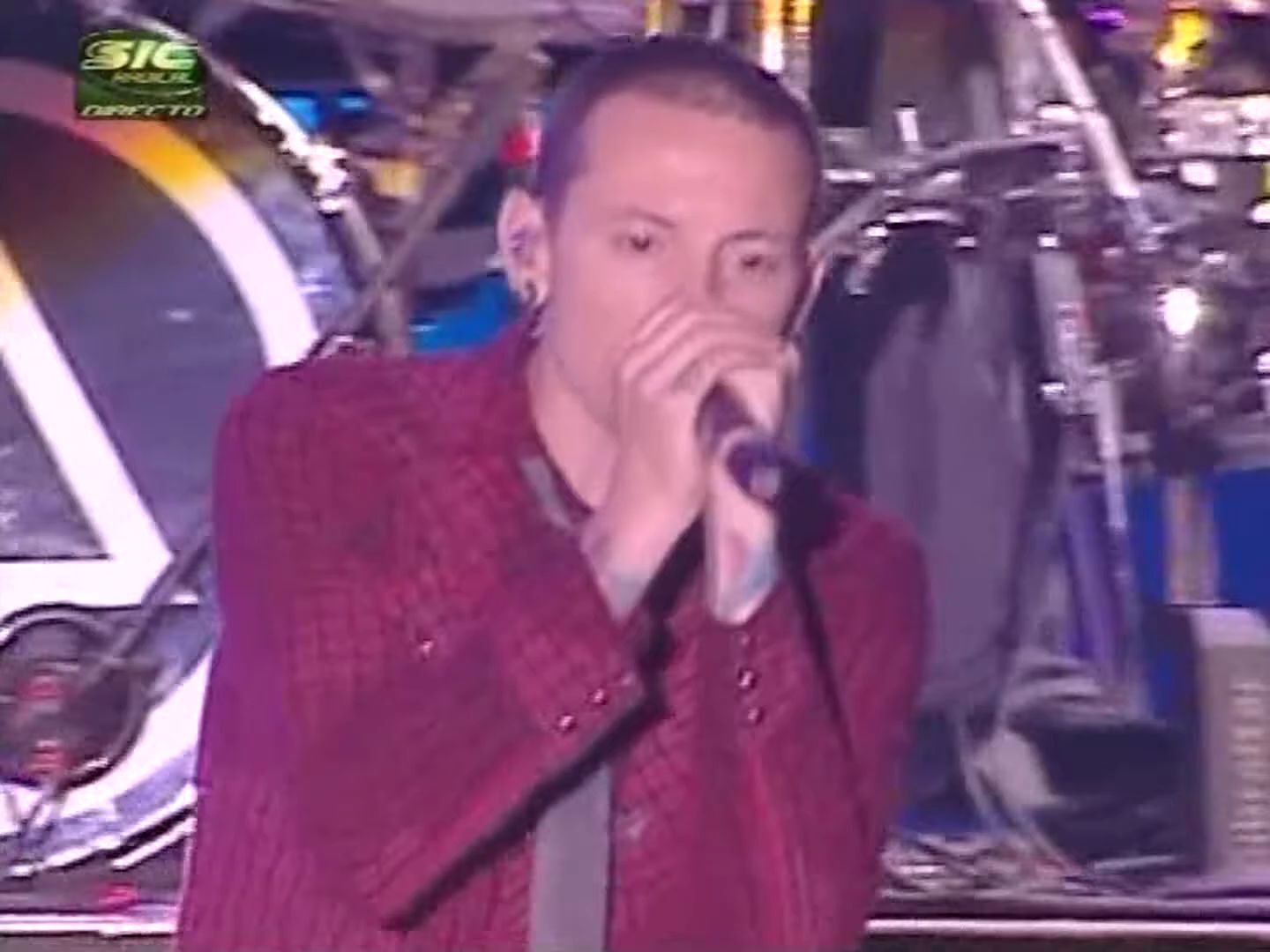 [图]超强状态现场 Linkin Park - Breaking The Habit (Oeiras Alive! 2007)