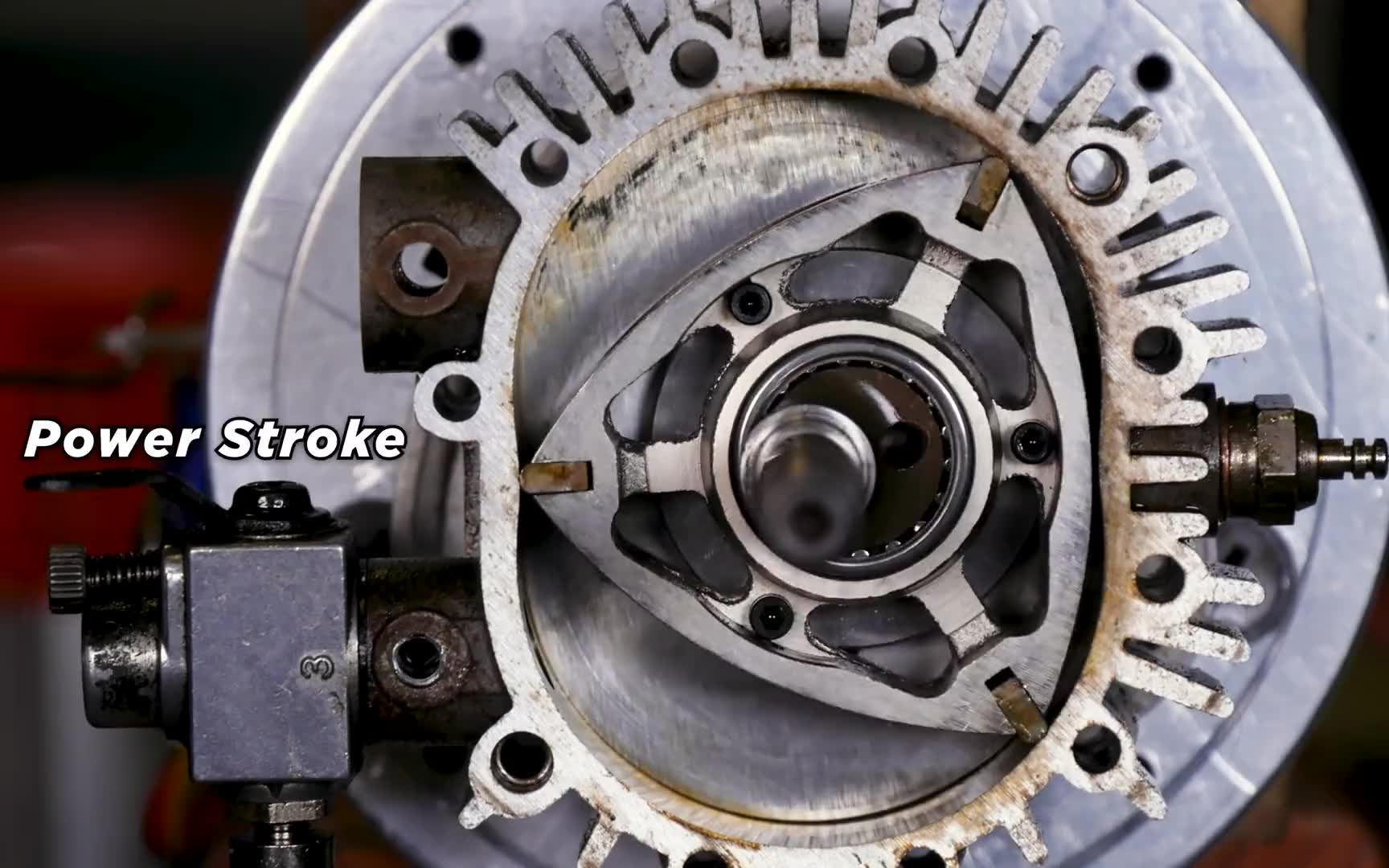 看看慢镜头下的转子发动机工作方式--[1080p]