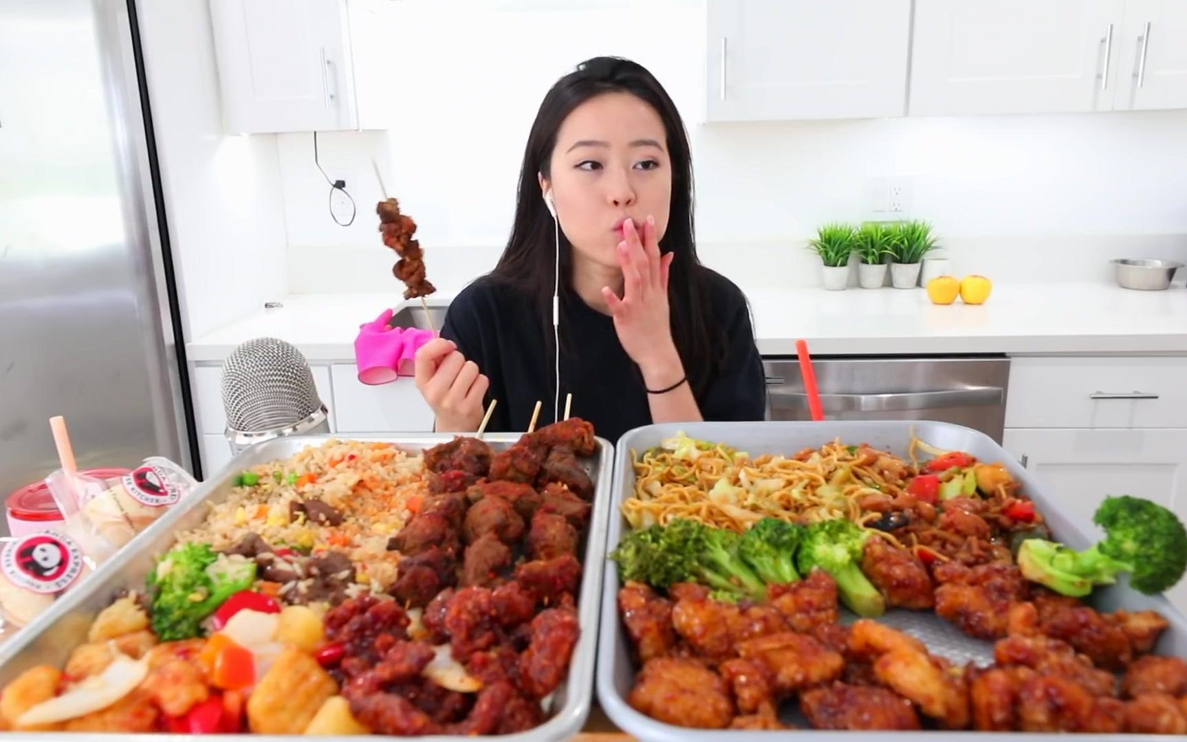 [美女吃播] 小姐姐吃烧烤_哔哩哔哩 (゜-゜)つロ 干杯~-bilibili