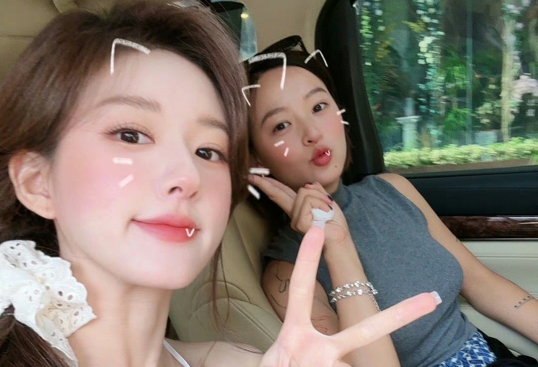 赵露思和美女朋友们的生活记录
