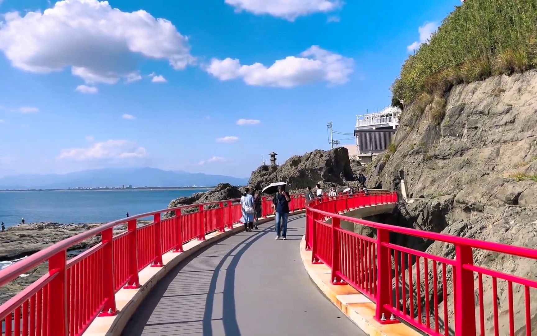 漫步日本神奈川江之岛 蓝天白云 轻松自然的城市氛围