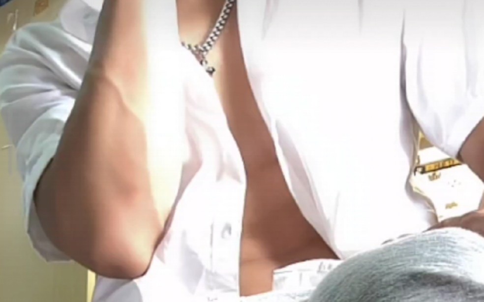 欲擦还休,肌肉男大学生宿舍偷偷擦边