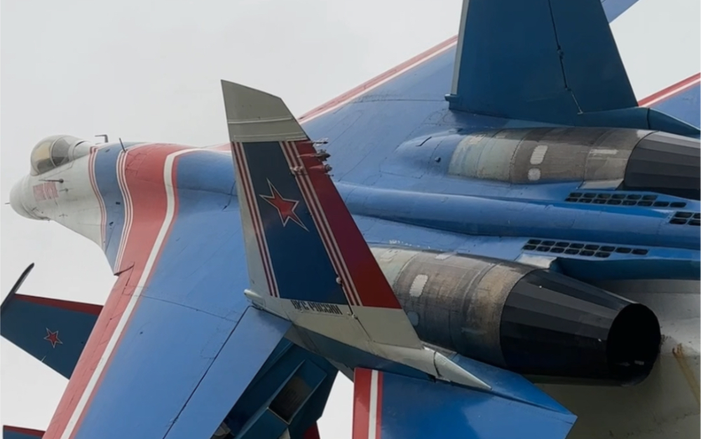 "俄罗斯勇士队涂装苏-27