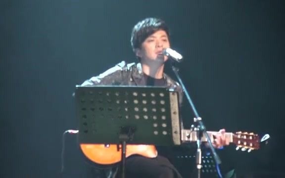 [图]李健老师《You belong to me》2011重庆音乐会】