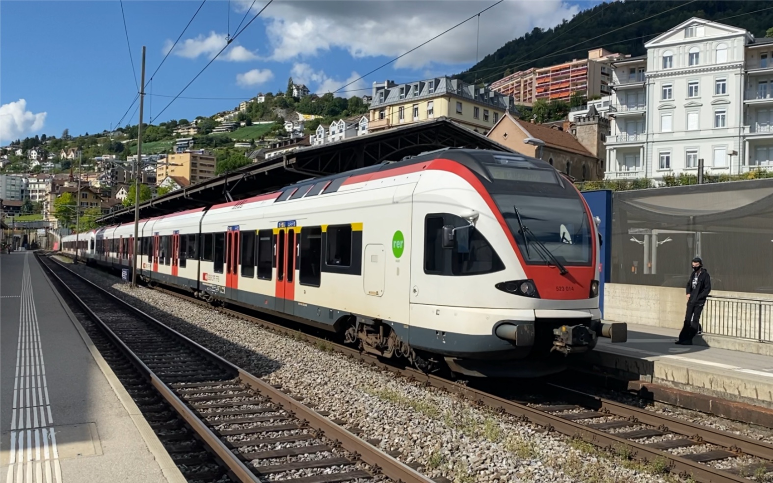 瑞士联邦铁路rabe523动车组重联编组s2线villeneuve方向