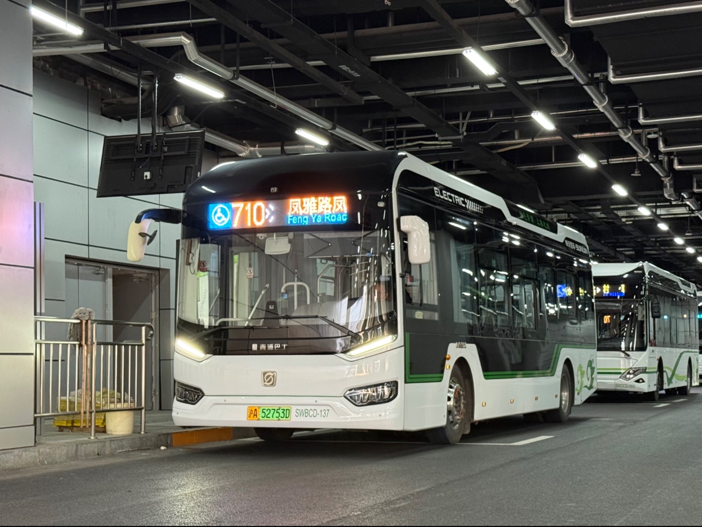 上海公交 青浦巴士 青东车队 710路 凤雅路凤阁路往蟠秀路公交枢纽