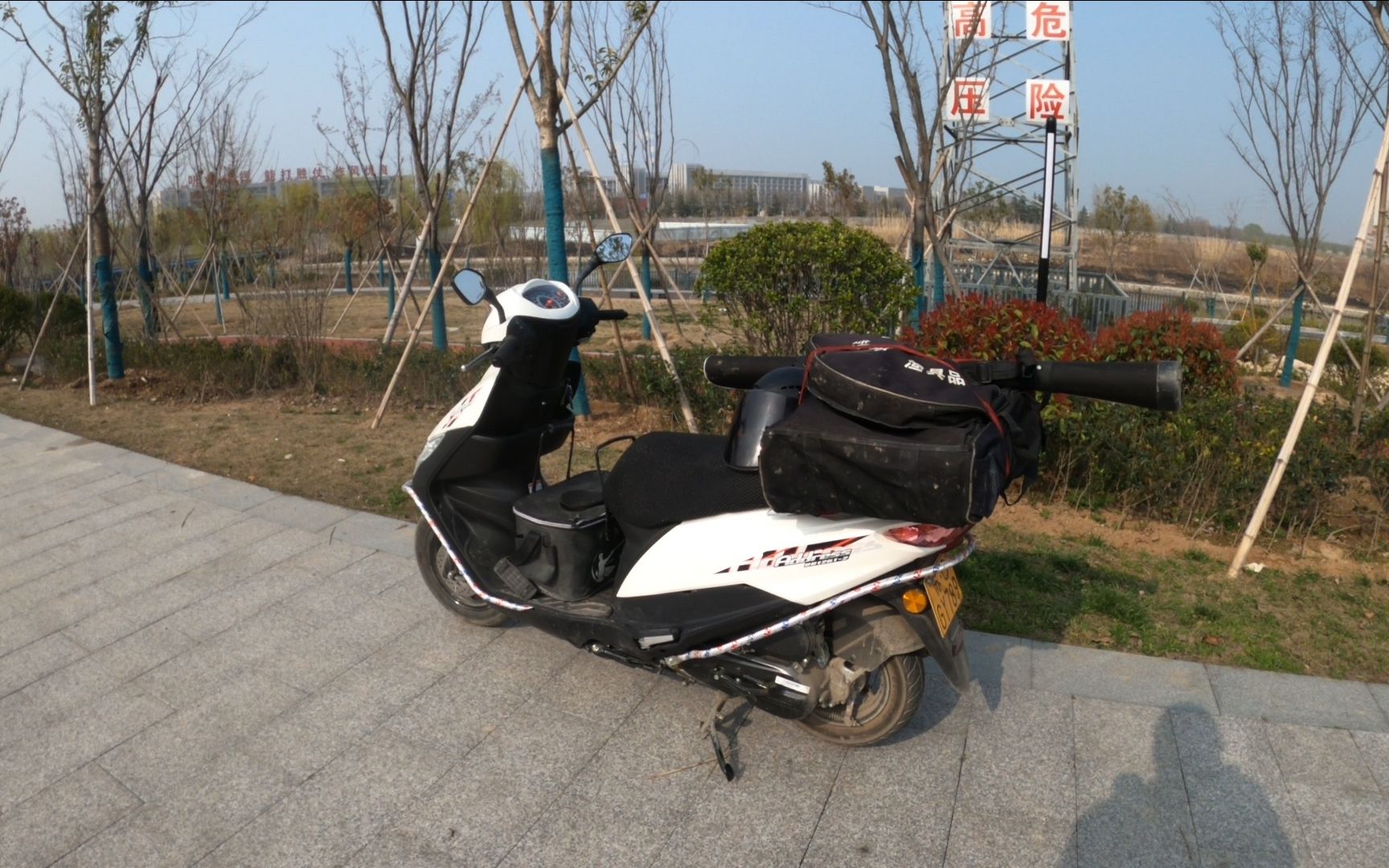 钓鱼摩托车的极简装备组合如此携带就能去更远的钓场