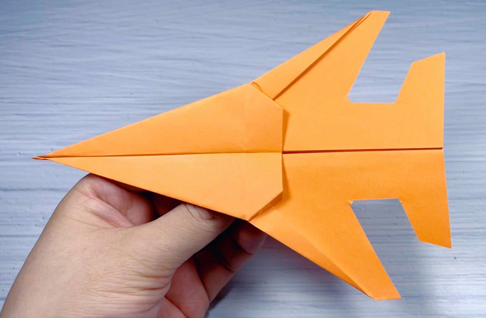 折纸飞机,简单易学能飞超远的穿云机的折法,创意手工制作