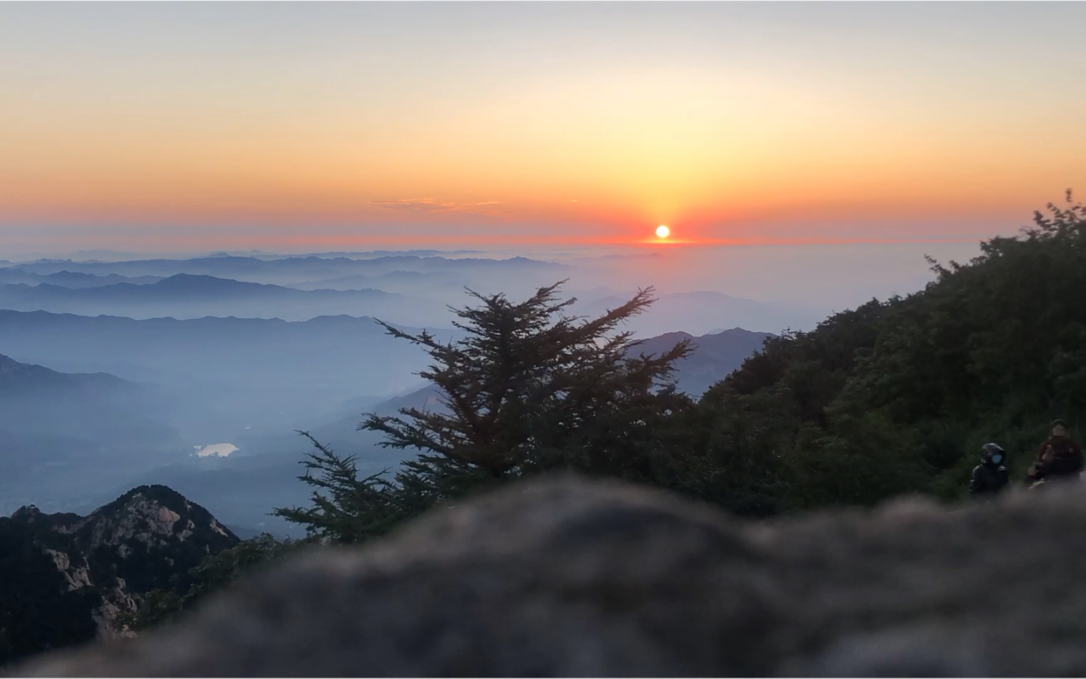 实拍泰山日出美图图片