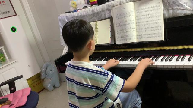 [图]（Op.139 No.13），一首轻快活泼的八三拍子练习曲……