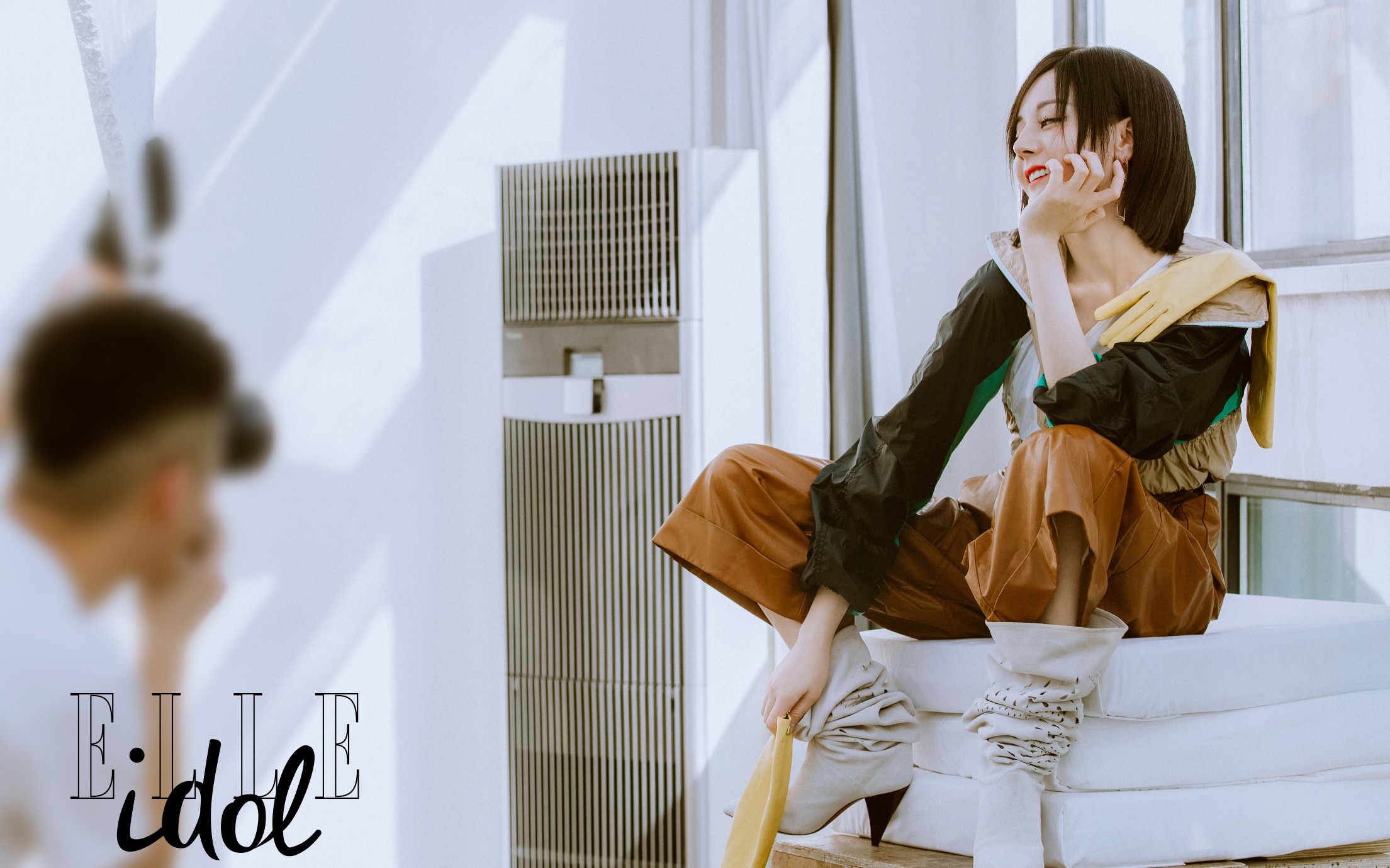 迪丽热巴72elleidol小长假期前的重磅福利视频大放送是拍摄现场也是