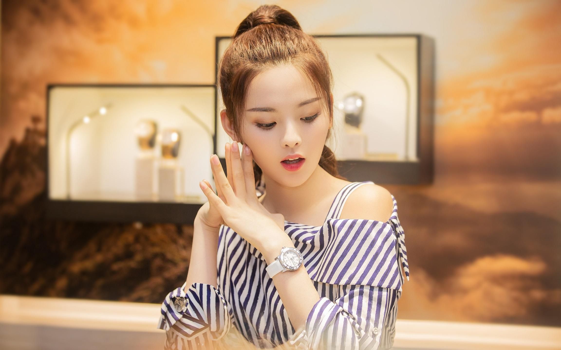 到底是什么奇怪的美食,让锦鲤妹妹杨超越望而却步?