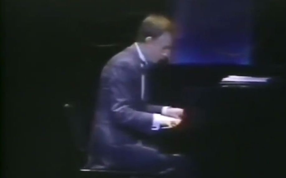 [图]Paul Mauriat - Le Piano Sur La Vague (1983 LIVE)