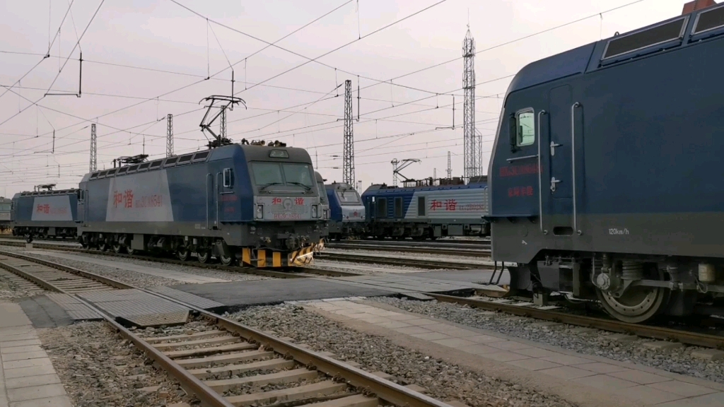 京局唐段和谐电2b电力机车,出段挂车,上丰双线