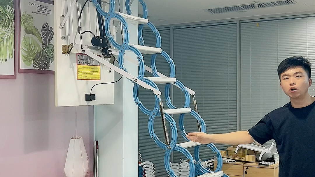 艾达阁楼伸缩楼梯