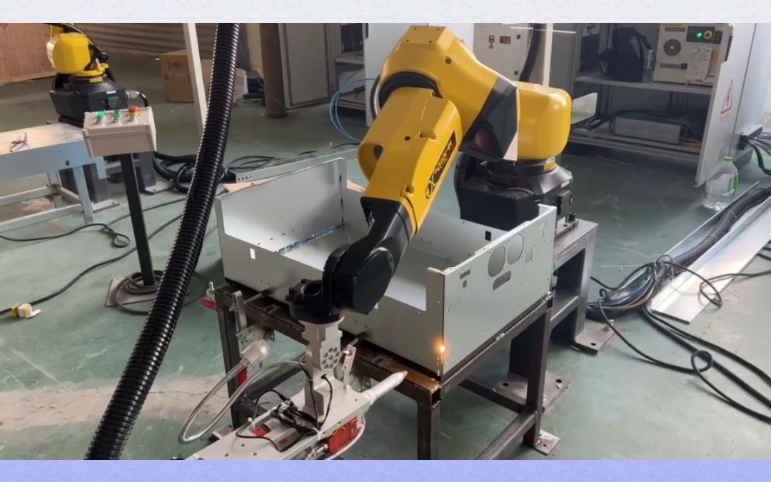 机器人激光焊接机自动外角焊2mm镀锌板箱体,焊缝密封不漏水,基本无需