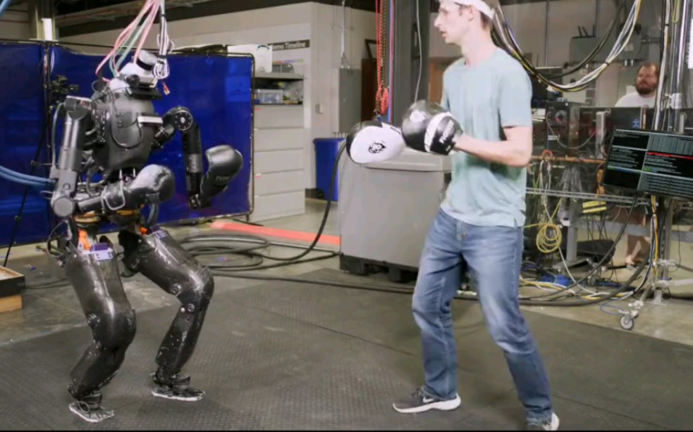 会拳击的机器人