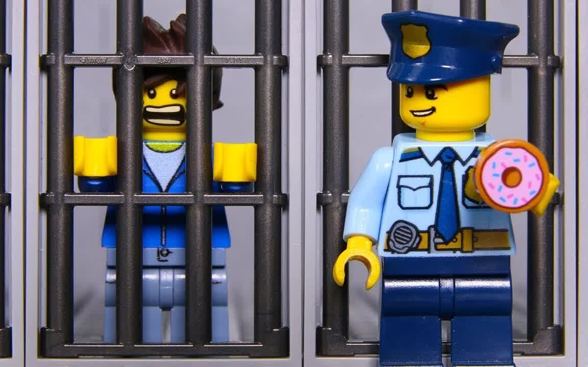 「玩具故事汇」乐高定格动画 警察发现监狱罪犯越狱啦!