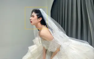 Download Video: 【抗氧】陪闺蜜试婚纱，我1⃣️大男人竟成了婚纱模特？